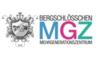 Logo des Mehrgenerationszentrums Bergschlösschen – ein Wappen mit bunten Buchstaben